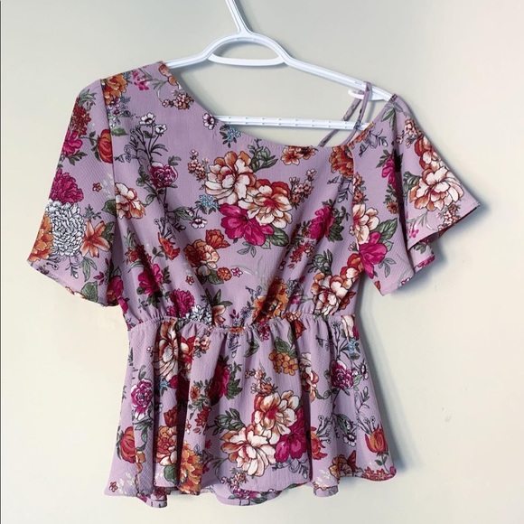 Beautiful Top in Excellent Condition - Picture 5 of 5